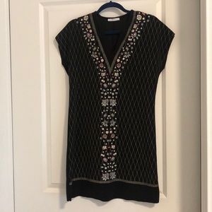 Black with details shift Dress